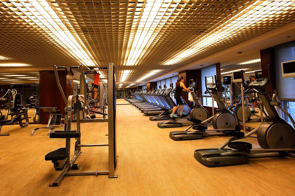 Windsor Hotel Taichung Bagian luar foto A gym in a hotel