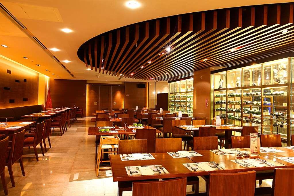 Windsor Hotel Taichung Restoran foto The interior of the restaurant