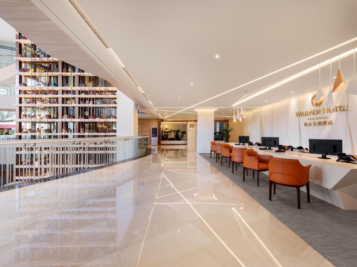 Windsor Hotel Taichung Bagian luar foto Business Center