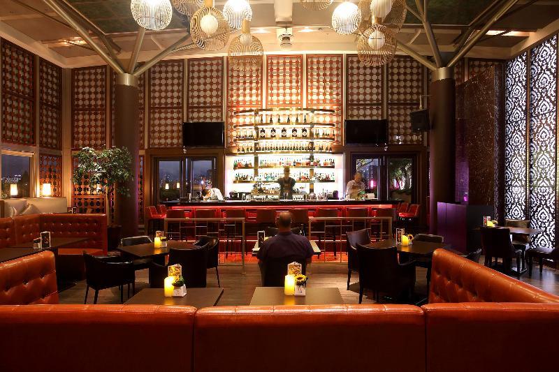 Windsor Hotel Taichung Bagian luar foto The bar at the Mandarin Oriental, Bangkok