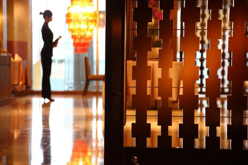 Windsor Hotel Taichung Bagian luar foto The lobby of the hotel